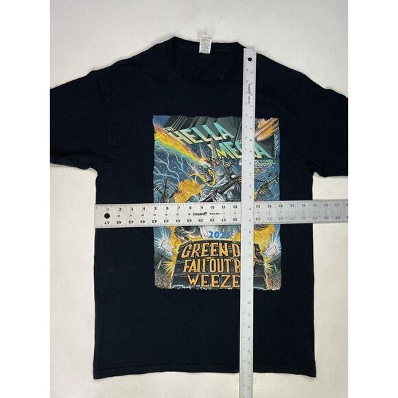 The Hella Mega Tour 2021 Graphic T-shirt Women Medium Black Music - Picture 6 of 6